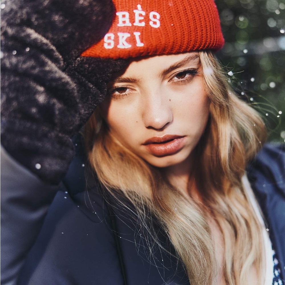 Red Apres Ski Beanie toque